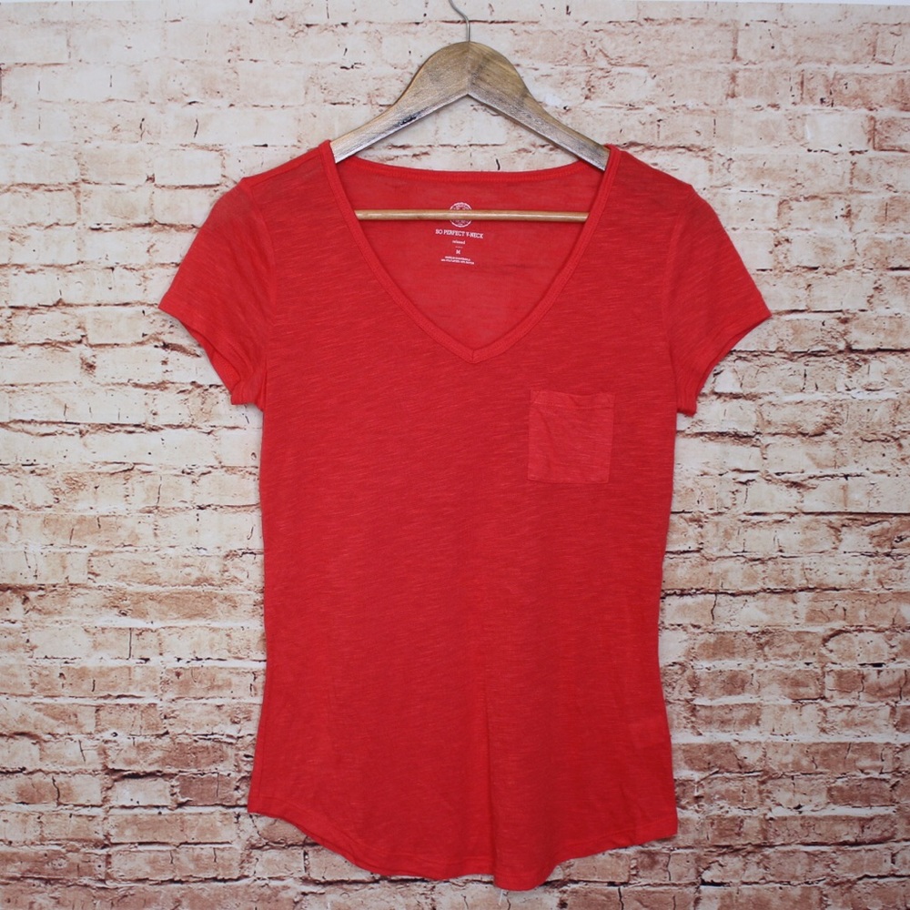 SO | Red One Pocket V-Neck Relaxed Tee